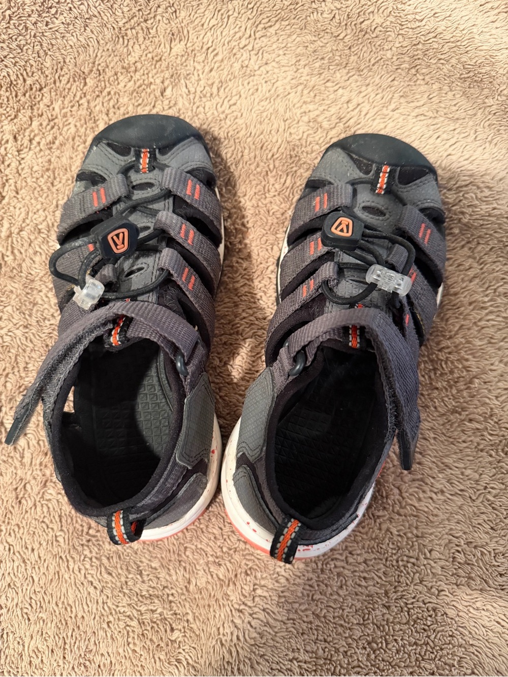 Keen Kids Gray and Red Closed-Toe Sport Sandals - toddler 11